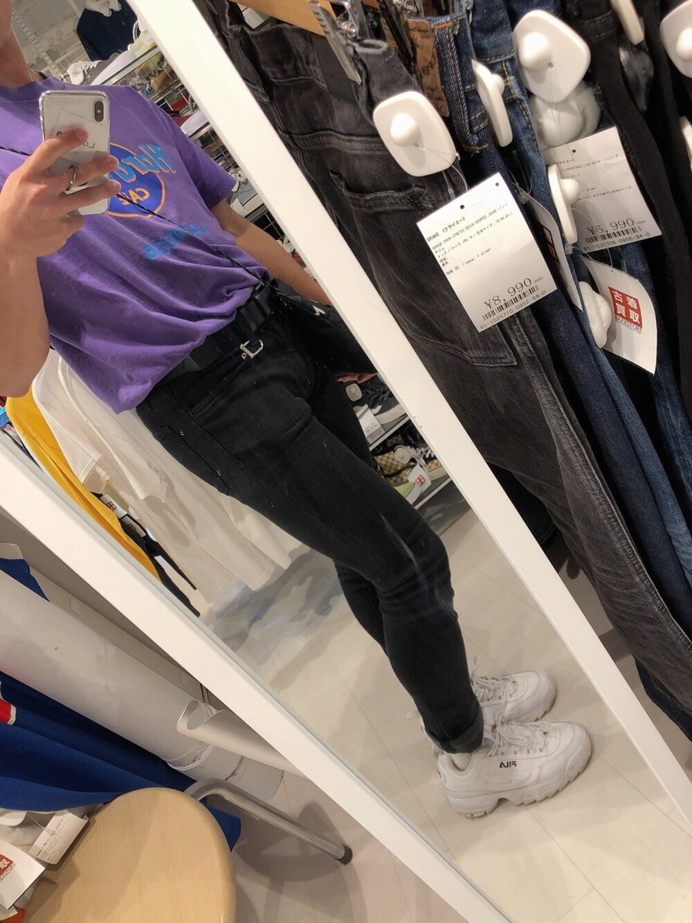 「hardrockcafe、GAP、FILA、ellesse、MEI、韓国ファッション、ダッドスニーカー、タックイン、黒スキニー、サコッシュ」｜「GAPのSUPER SKINNY H（デニムパンツ、ブラック系）」を使った、おすかさん（メンズ・168cm）の夏コーディネートの1枚目の写真
