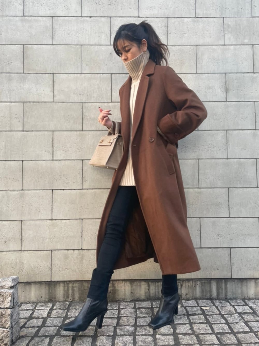 「冬コーデ、キャメルアウター、ウールコート、ロングコート、ロングコート×スキニー、スキニーデニム、ブーツ、高身長女子、オトナカジュアル、カジュアルコーデ」｜「CIEL'AIRのアイテム（ジャケット/アウター、ブラウン系）」を使った、erikofjsrさん（レディース・168cm）の冬コーディネートの1枚目の写真