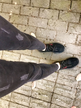 「Yeezy（イージー）のアイテム（その他シューズ）」を使った、Ayaさん（レディース・169cm）の秋コーディネート