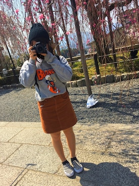 「カメラ女子」｜「アイテム（ニットキャップ/ビーニー）」を使った、meimeiさん（レディース・156cm）の春コーディネート