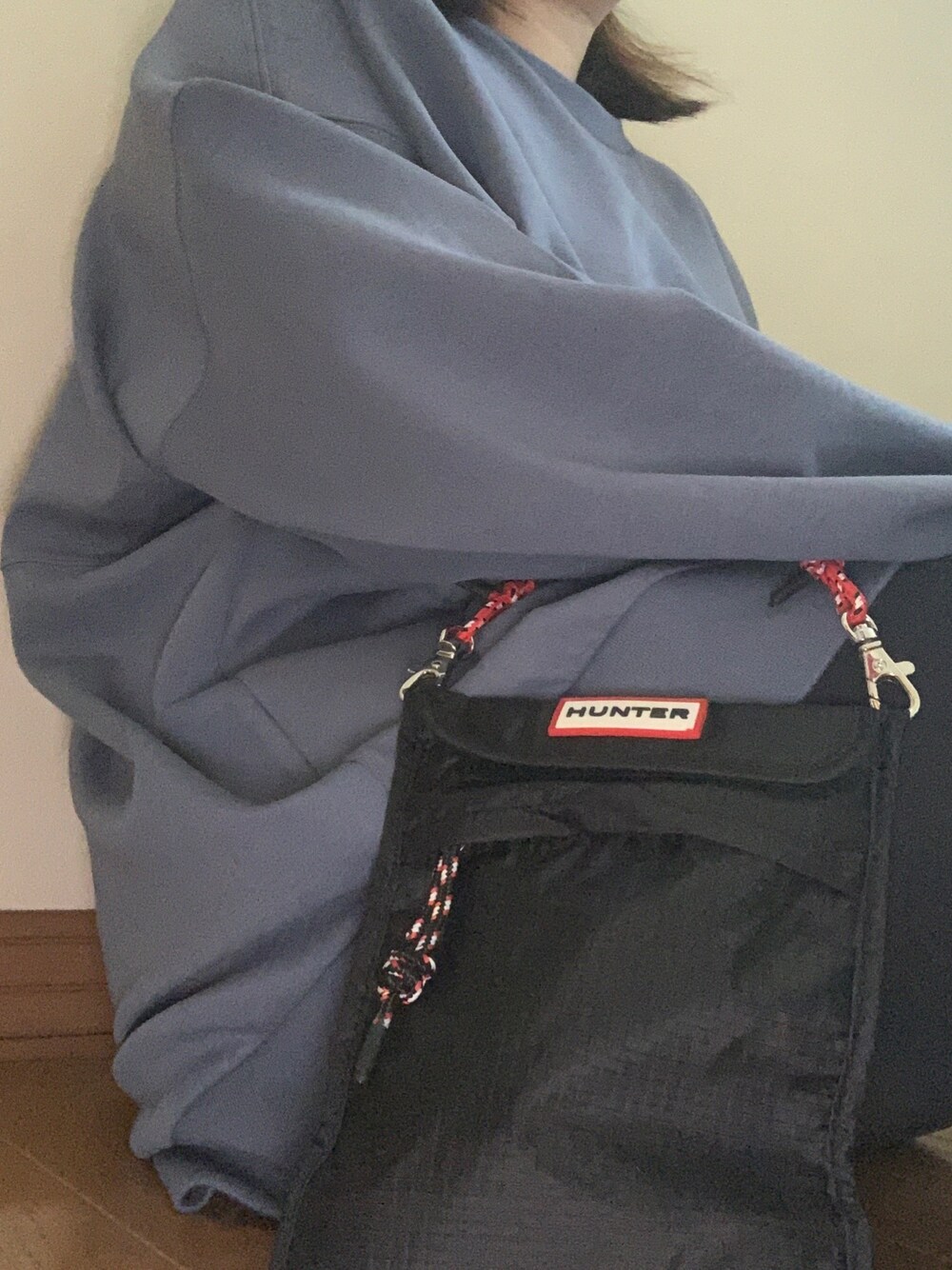 「秋服準備はじめました、おしゃれさんと繋がりたい、今日のコーデ、ゆるコーデ、ラクチンコーデ、おうちファッション、いいね、save、フォローお願いします🤑」｜「CAMP7の【CAMP7】エンボスビッククルーネックスウェット（スウェット、ブルー系）」を使った、あじさん（レディース・153cm）の秋コーディネートの1枚目の写真