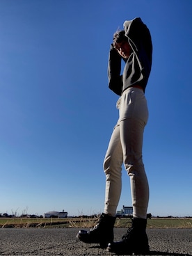 「Dr. Martens（ドクターマーチン）のDr.ﾏｰﾁﾝ　1460　8ホール（ブーツ）」を使った、しおんさん（レディース・165cm）の冬コーディネート