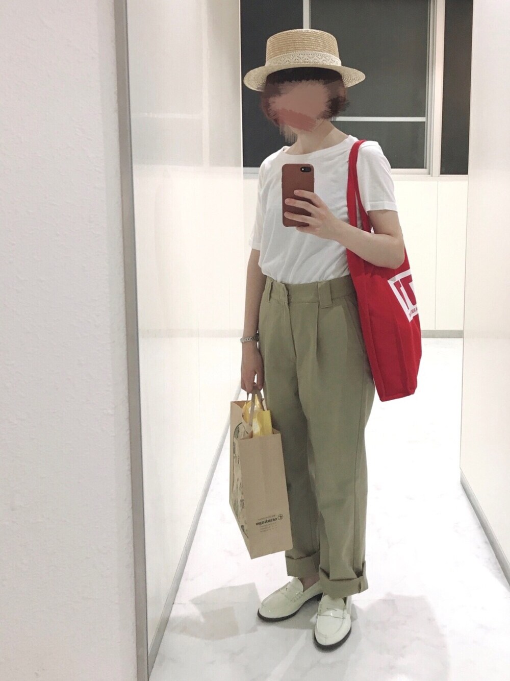 「Hanes、ヘインズ、パックTシャツ、Dickies、チノパン、HARUTA、ローファー、BEAUTY&YOUTH UNITED ARROWS、トートバッグ、カンカン帽」｜「SHIPSのHanes×SHIPS:2-PACK コットンTEE白黒◇（Tシャツ/カットソー、その他）」を使った、チさん（レディース・153cm）の夏コーディネートの1枚目の写真