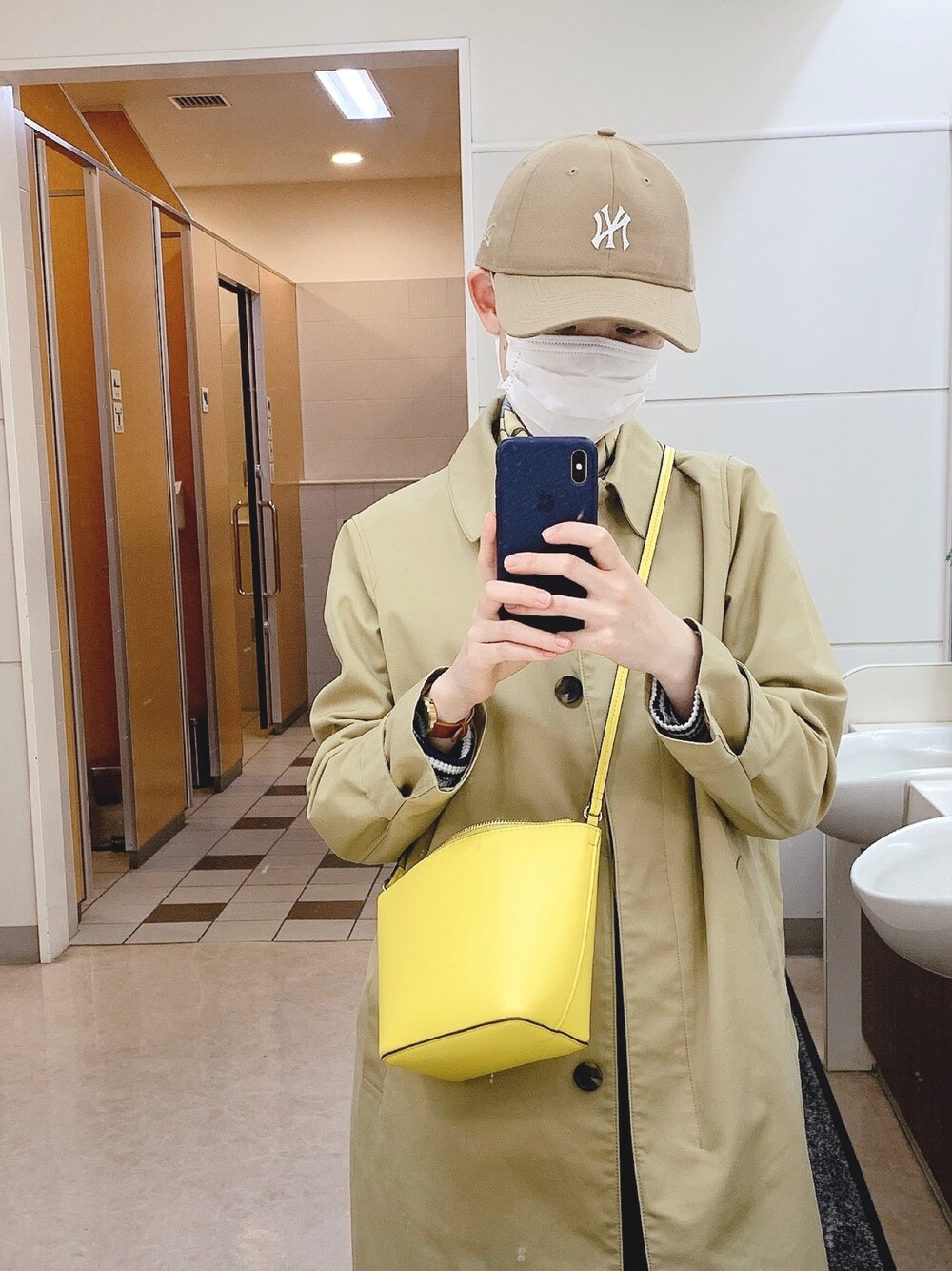 「NEWERA、BEAMS BOY、MUJI、無印良品、ステンカラーコート、キャップ、H&M、Mila Owen、ボーダー」｜「BEAMS BOYのNEW ERA × BEAMS BOY / 別注 ニューヨークヤンキース ベースボール キャップ（キャップ、グリーン系）」を使った、チさん（レディース・153cm）の春コーディネートの1枚目の写真
