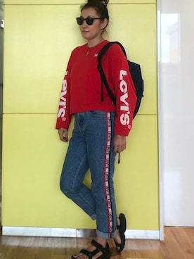 「Levi's（リーバイス）のアイテム（バッグ）」を使った、リーバイス STAFF WOMENさん（レディース・157cm）の夏コーディネート