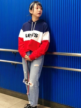 「501（ゴーマルイチ）のアイテム」を使った、リーバイス STAFF WOMENさん（レディース・157cm）の秋コーディネート