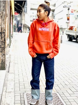 「701（ナナマルイチ）のアイテム」を使った、リーバイス STAFF WOMENさん（レディース・150cm）の冬コーディネート