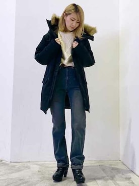 「Levi's（リーバイス）のアイテム（ダウンジャケット/コート）」を使った、リーバイス STAFF WOMENさん（レディース・161cm）の冬コーディネート