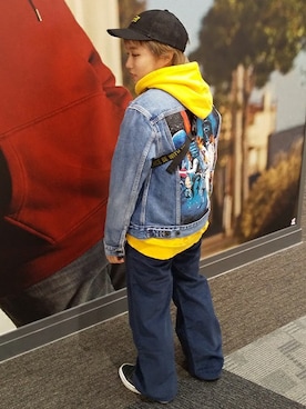 「Levi's（リーバイス）のアイテム（メッセンジャーバッグ）」を使った、リーバイス STAFF WOMENさん（レディース・154cm）の冬コーディネート