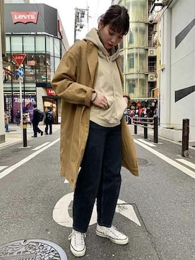 「Levi's（リーバイス）のアイテム（チェスターコート）」を使った、リーバイス STAFF WOMENさん（レディース・165cm）の春コーディネート