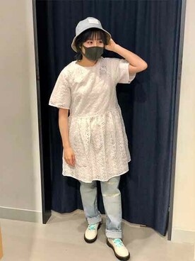 「Levi's（リーバイス）のアイテム（帽子）」を使った、リーバイス STAFF WOMENさん（レディース・154cm）の夏コーディネート