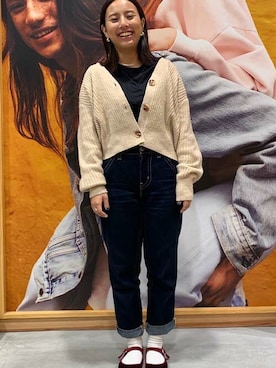 「Levi's（リーバイス）のアイテム（カーディガン/ボレロ）」を使った、リーバイス STAFF WOMENさん（レディース・152cm）の秋コーディネート
