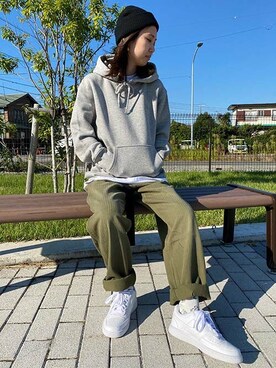 「Levi's（リーバイス）のアイテム（パーカー）」を使った、リーバイス STAFF WOMENさん（レディース・154cm）の秋コーディネート