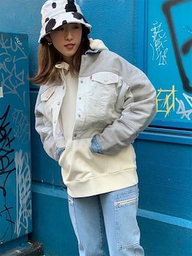 「Levi's（リーバイス）のアイテム（カーゴパンツ）」を使った、リーバイス STAFF WOMENさん（レディース・157cm）の秋コーディネート
