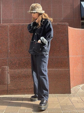 「Levi's RED（リーバイスレッド）のアイテム」を使った、リーバイス STAFF WOMENさん（レディース・166cm）の冬コーディネート