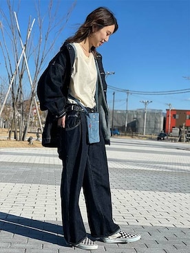 「Levi's RED（リーバイスレッド）のアイテム」を使った、リーバイス STAFF WOMENさん（レディース・158cm）の冬コーディネート
