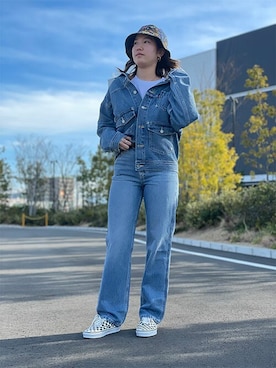 「Levi's RED（リーバイスレッド）のアイテム」を使った、リーバイス STAFF WOMENさん（レディース・161cm）の冬コーディネート