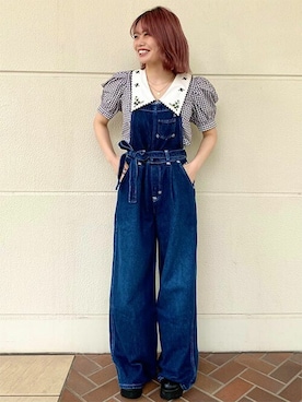 「Levi's（リーバイス）のアイテム（サロペット/オーバーオール）」を使った、リーバイス STAFF WOMENさん（レディース・164cm）の秋コーディネート