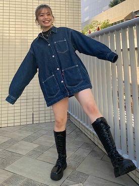 「Levi's（リーバイス）のアイテム（ニット/セーター）」を使った、リーバイス STAFF WOMENさん（レディース・164cm）の秋コーディネート