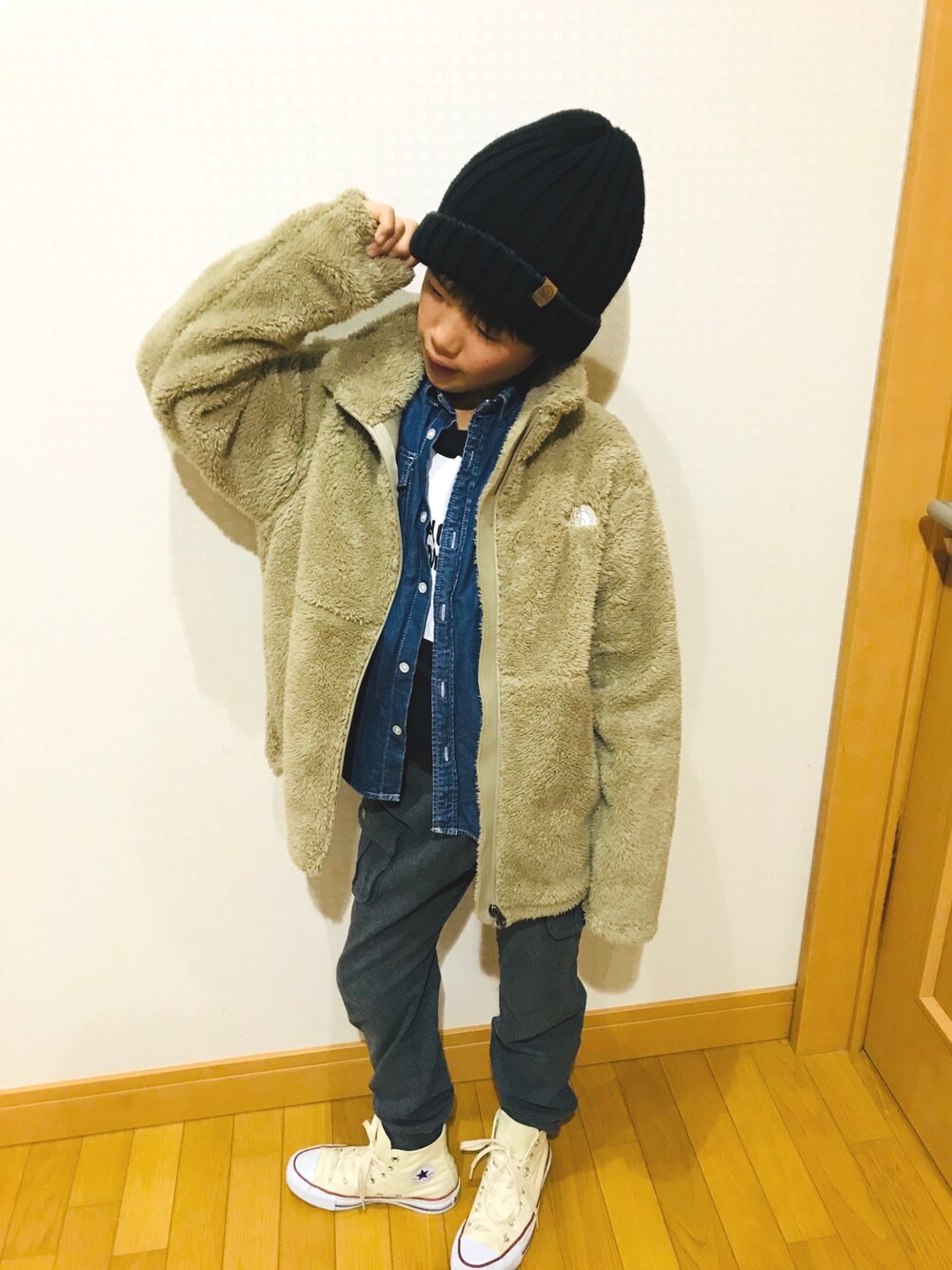 「kids、kidsfashion、男の子、男の子コーデ、小学生、通学、カジュアルコーデ、おしゃれさんと繋がりたい、フユコーデ、9歳」｜「THE NORTH FACEのアイテム（その他アウター、ベージュ系）」を使った、⁂sebu⁂さん（キッズ・140cm）の冬コーディネートの1枚目の写真