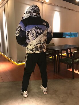 「vetements」｜「アイテム（ダウンジャケット/コート）」を使った、colorcolorseeseeさん（メンズ・180cm）の冬コーディネート
