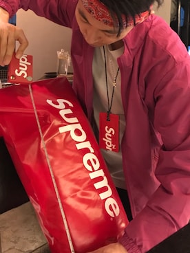 「LouisVuitton」｜「アイテム（マウンテンパーカー）」を使った、colorcolorseeseeさん（メンズ・180cm）の春コーディネート