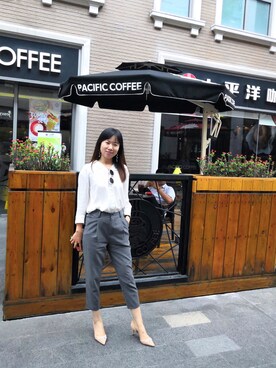 「通勤穿搭」｜「アイテム（パンプス）」を使った、瓦是沛沛さん（レディース・163cm）の春コーディネート