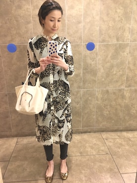 「アイテム（スマホグッズ）」を使った、トマル コトさん（レディース・166cm）の秋コーディネート