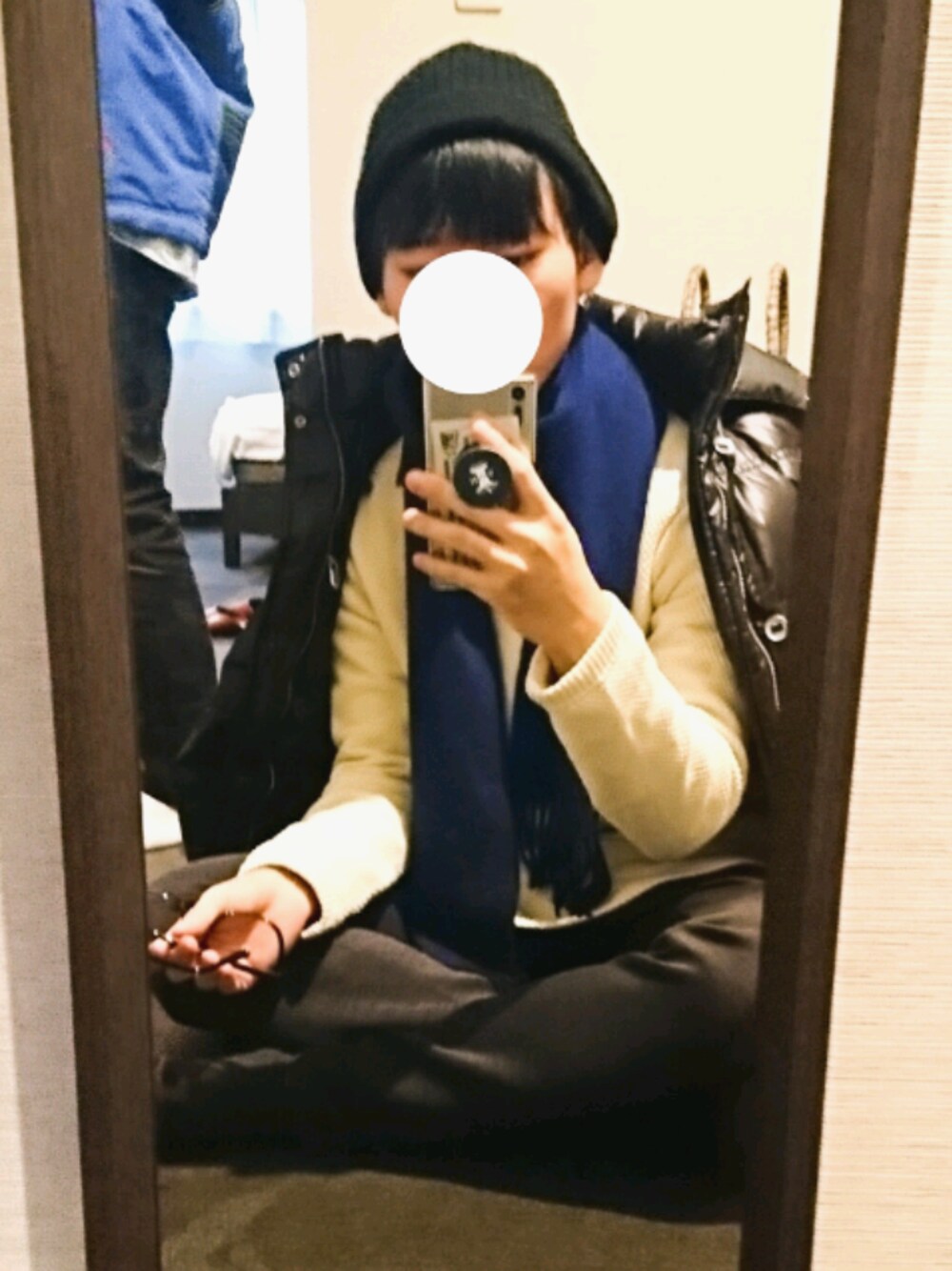 「おしゃれさんと繋がりたい、休日スタイル、冬コーデ、オトナカジュアル、黒、ラフ、冬、シンプル、きれいめカジュアル、スウェット」｜「UNIQLOのアイテム（ニットキャップ/ビーニー、ブラック系）」を使った、keruさん（メンズ・171cm）の冬コーディネートの1枚目の写真
