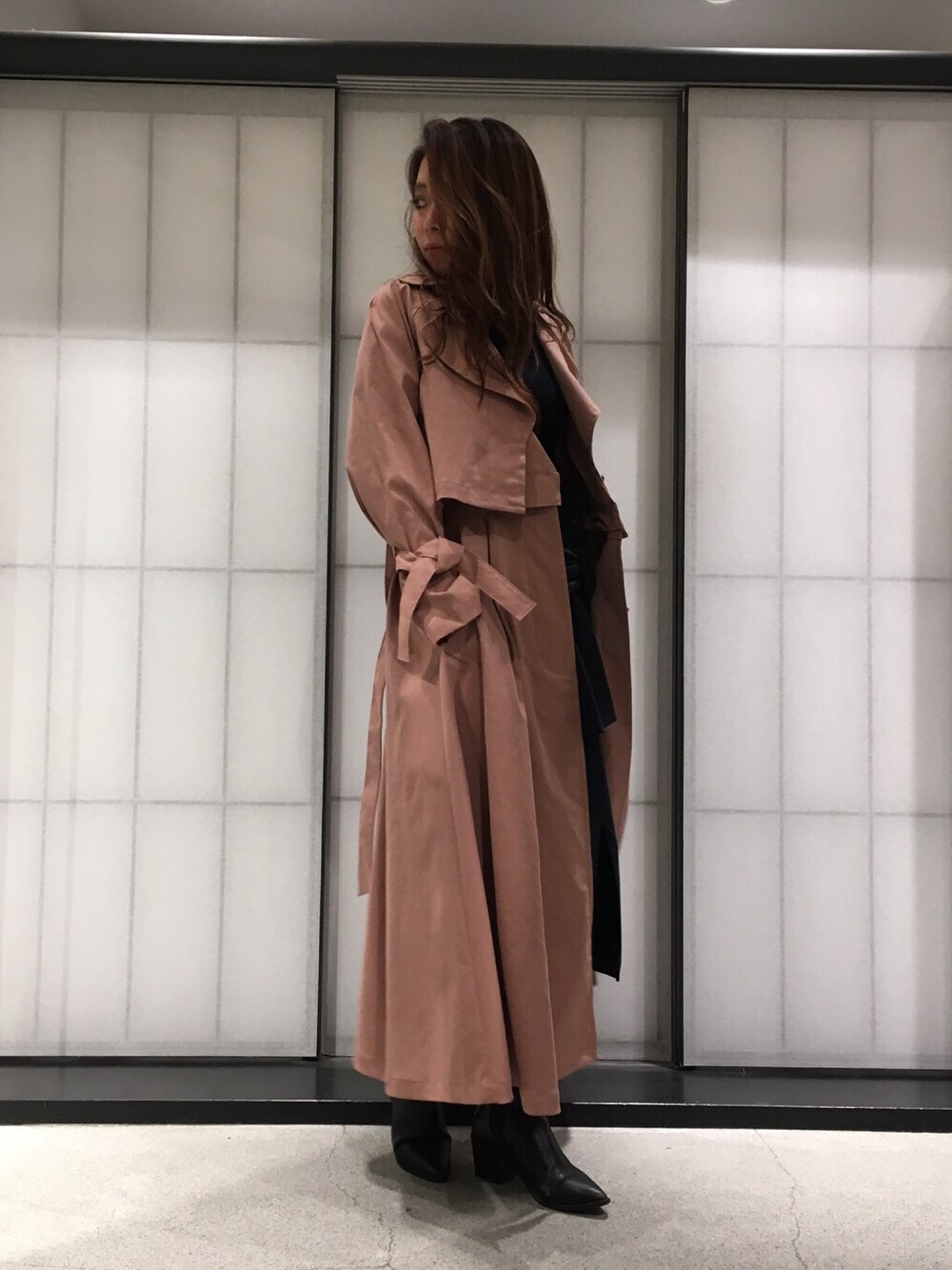2025人気新作 UNITED TOKYOのトレンチコート（ピンク系）を使った人気 ジャケット・アウター