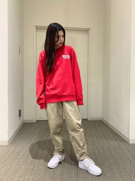 「red」｜「アイテム（スウェット）」を使った、nanakaさん（レディース・159cm）の冬コーディネート