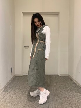 「オリーブ」｜「アイテム（ジャンパースカート）」を使った、nanakaさん（レディース・159cm）の春コーディネート