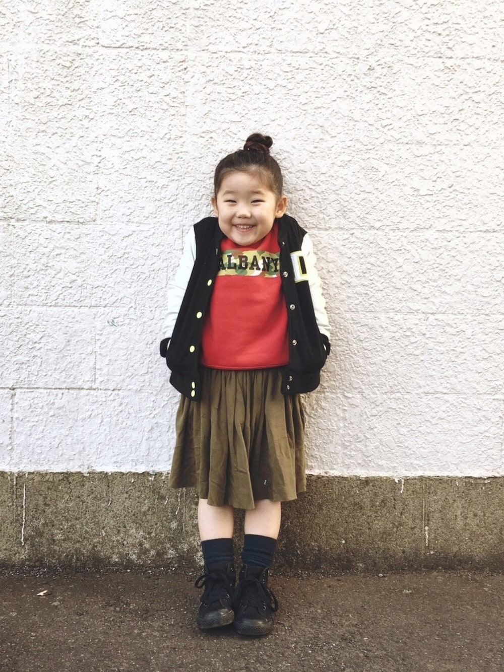 「handmade、ミニタリー、スタジャン、カジュアル、4歳、女の子」｜「DKNY DONNA KARAN NEW YORKのアイテム（スタジャン、ブラック系）」を使った、kanadayさん（キッズ・100cm）の冬コーディネートの1枚目の写真