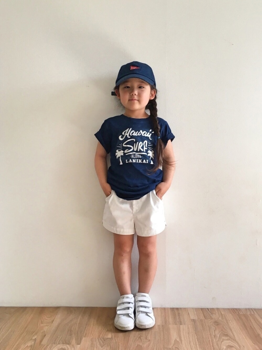 「キッズコーデ、シンプル、4歳、年中、ボーイズライク、デニム、夏コーデ」｜「COMME CA ISMのアイテム（パンツ、ホワイト系）」を使った、kanadayさん（キッズ・100cm）の春コーディネートの1枚目の写真