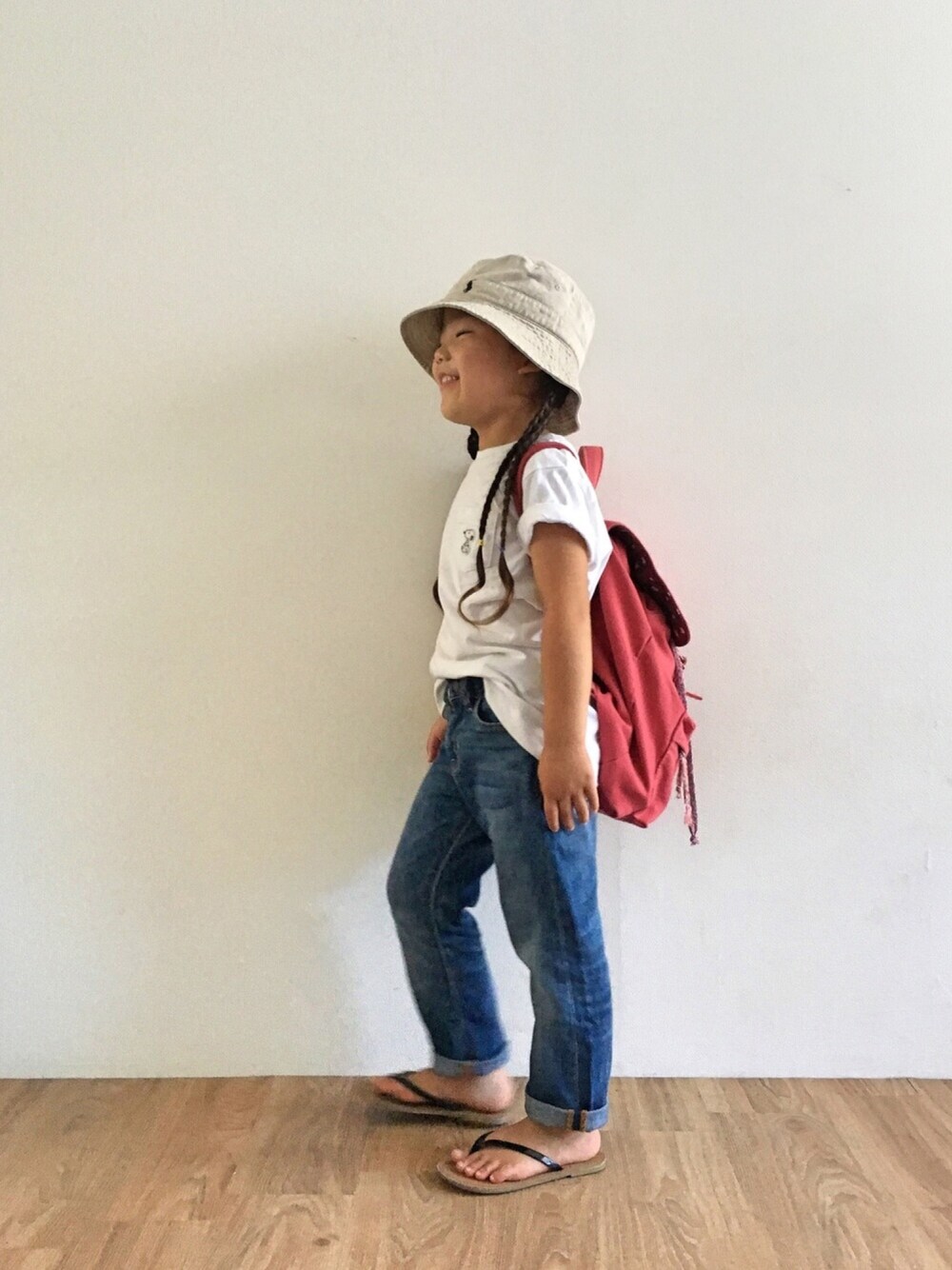 「シンプルコーデ、プチプラ、ビーサン、ユニクロ、ボーイズライク、夏」｜「RALPH LAURENのアイテム（ハット、ベージュ系）」を使った、kanadayさん（キッズ・100cm）の夏コーディネートの1枚目の写真