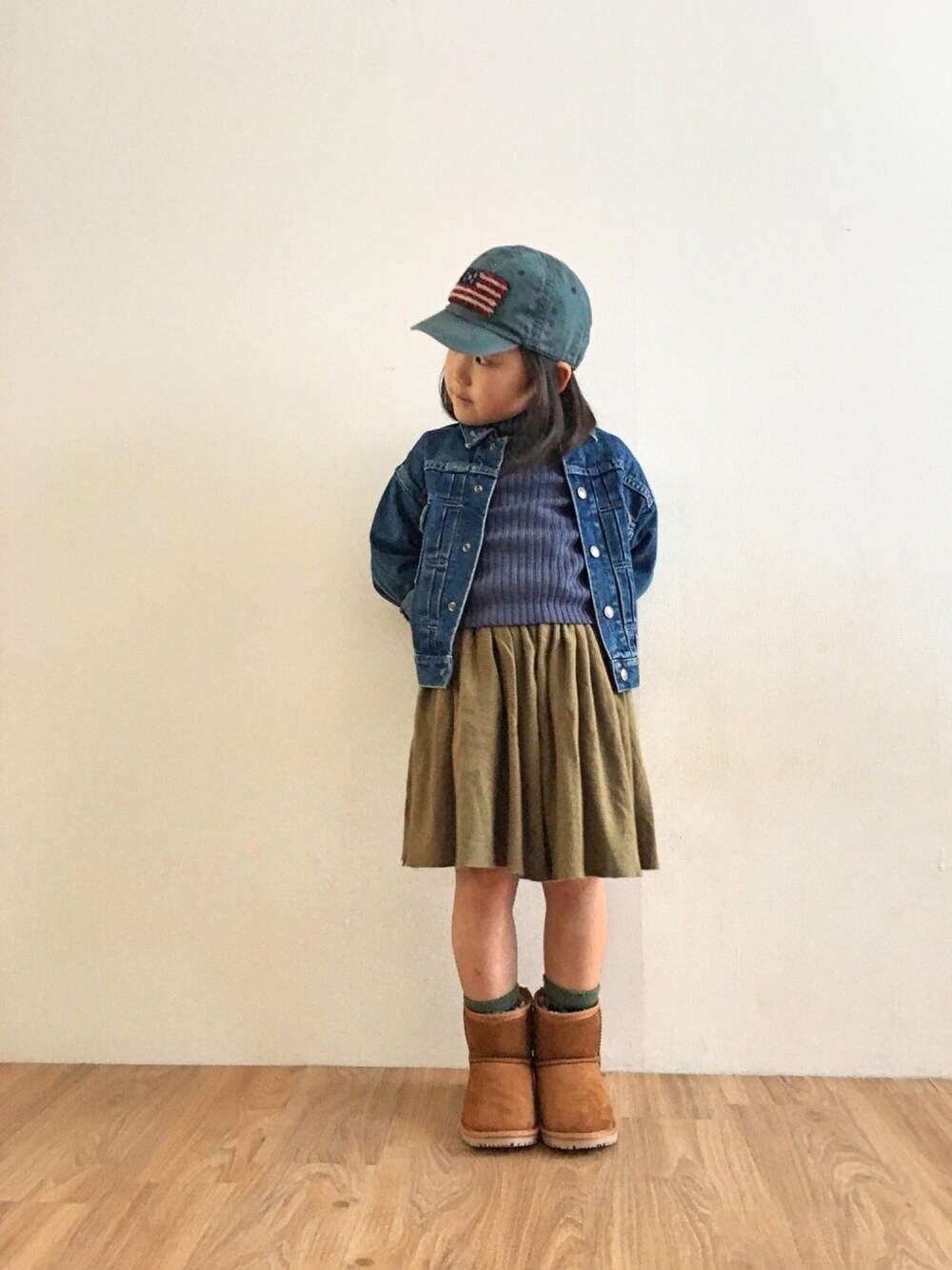 「キッズコーデ、ハンドメイド、女の子、シンプル、プチプラ、5歳、カジュアル、Gジャン」｜「GAPのアイテム（キャップ、グリーン系）」を使った、kanadayさん（キッズ・110cm）の冬コーディネートの1枚目の写真