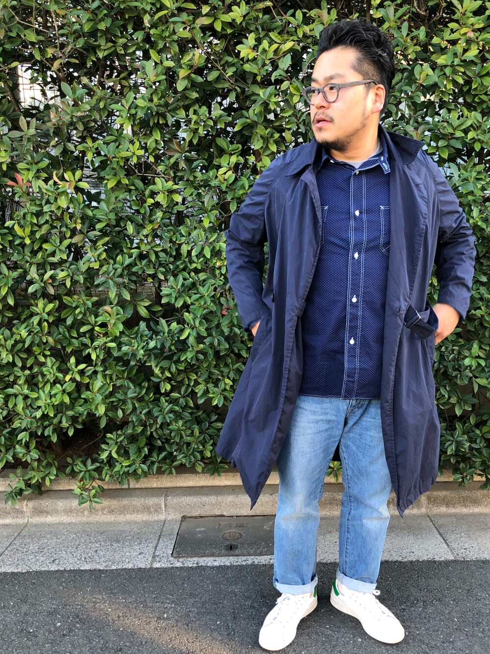 「レイヤードstyle、ドゥニーム、Denime、zozoデニム、ZOZO、アディダス、スタンスミス、シュガーケーン、ポルカドット、タイロッケンコート」｜「SUGAR CANEのSUGAR CANE /　ポルカドットワークシャツ（シャツ/ブラウス、ブルー系）」を使った、gunken5さん（メンズ・171cm）の冬コーディネートの1枚目の写真