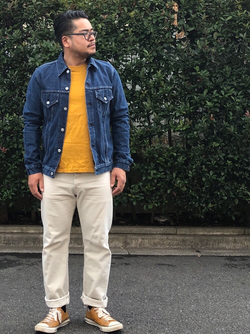 「秋コーデ、秋のコーデ、秋、ジージャン、デニムオンデニム、マスタード、コンバース、ドゥニーム、Denime、ポケットＴシャツ」｜「DenimeのDENIM JKT 3rd（デニムジャケット、ブルー系）」を使った、gunken5さん（メンズ・171cm）の秋コーディネートの1枚目の写真
