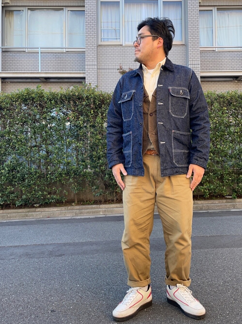 「デニム、デニムジャケット、ベスト、チノパン、年末WEAR感謝祭、カバーオール、アメカジ、Jordan、シャンブレーシャツ、レイヤードスタイル」｜「Denimeの【MADE IN JAPAN】NEP DENIM COVERALL JACKET（カバーオール、ブルー系）」を使った、gunken5さん（メンズ・171cm）の冬コーディネートの1枚目の写真
