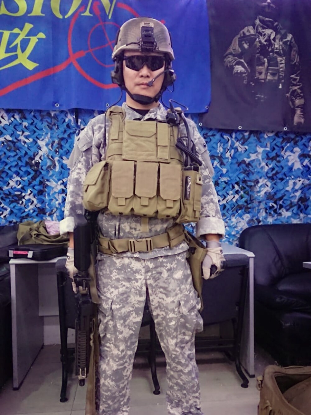 「Reenactment、Airsoft、Modern US Army Special Forces」｜「RBR MACH 3のアイテム（キャップ、ベージュ系）」を使った、Leo Yeungさん（メンズ・168cm）の夏コーディネートの1枚目の写真