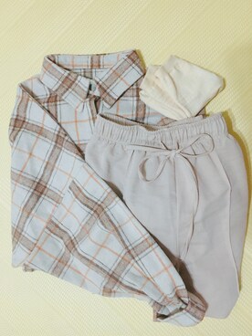 「theladyworeのアイテム（チノパンツ、ベージュ系）」を使った、Liou Yi Xuanさん（レディース・152cm）の冬コーディネート