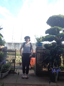 「黒リュック」｜「アイテム（ハンチング/ベレー帽）」を使った、NANAEさん（レディース・155cm）の夏コーディネート