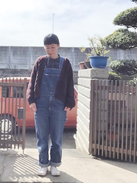 「ケーブルカーディガン」｜「アイテム（サロペット/オーバーオール）」を使った、NANAEさん（レディース・155cm）の春コーディネート