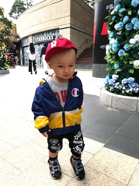 「Champion（チャンピオン）のアイテム（ナイロンジャケット）」を使った、rinusさん（キッズ・90cm）の秋コーディネート