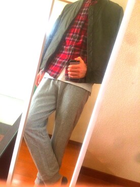 「H&M（エイチ・アンド・エム）のアイテム（その他パンツ、グレー系）」を使った、とみさん（メンズ・176cm）の冬コーディネート
