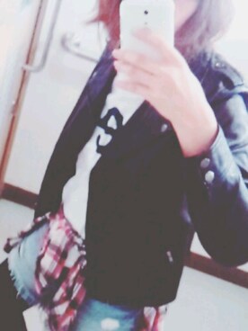「Lee earthのアイテム（Tシャツ/カットソー、ホワイト系）」を使った、airiさん（レディース）の春コーディネート