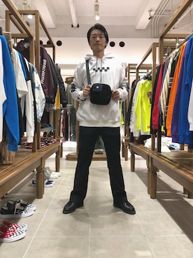 「WHITELAND（ホワイトランド）のアイテム（ボディバッグ/ウエストポーチ）」を使った、大輝さん（メンズ・174cm）の冬コーディネート