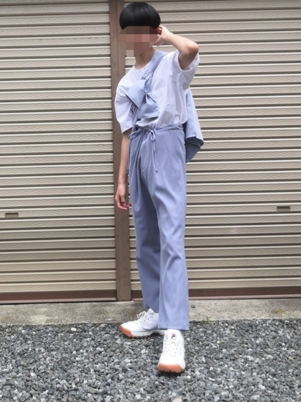 「休日スタイル、春夏コーデ、夏コーデ、おとこのこ、いいね、save、フォローお願いします🤑、ワントーンコーデ、韓国ファッション、春コーデ、shiyoh、たすき掛け」｜「JOURNAL STANDARDのSTRETCH KARZE / ストレッチカルゼ : スローパンツ [セットアップ対応]（スラックス、ブルー系）」を使った、のぞみ♻️RASIC♻️さん（キッズ・172cm）の春コーディネートの1枚目の写真