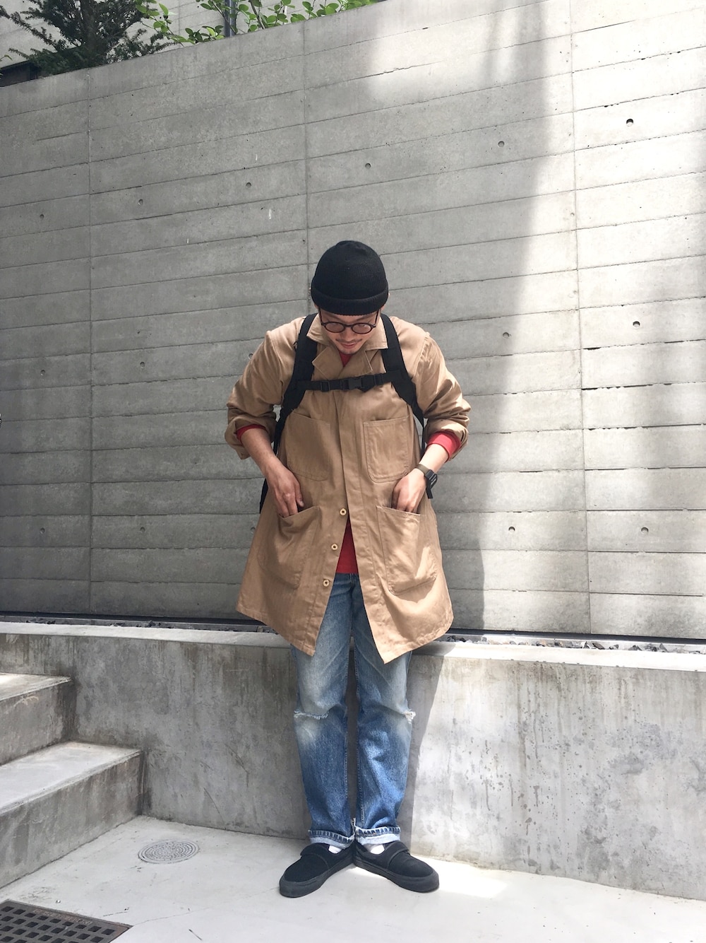 「春コーデ、ショップコート、universaloverall、古着、dead stock、505、オレンジタブ、VANS、VANSスリッポン」｜「LAWRENCE JENKINのアイテム（メガネ、ブラウン系）」を使った、junya_mochizukiさん（メンズ・177cm）の春コーディネートの1枚目の写真