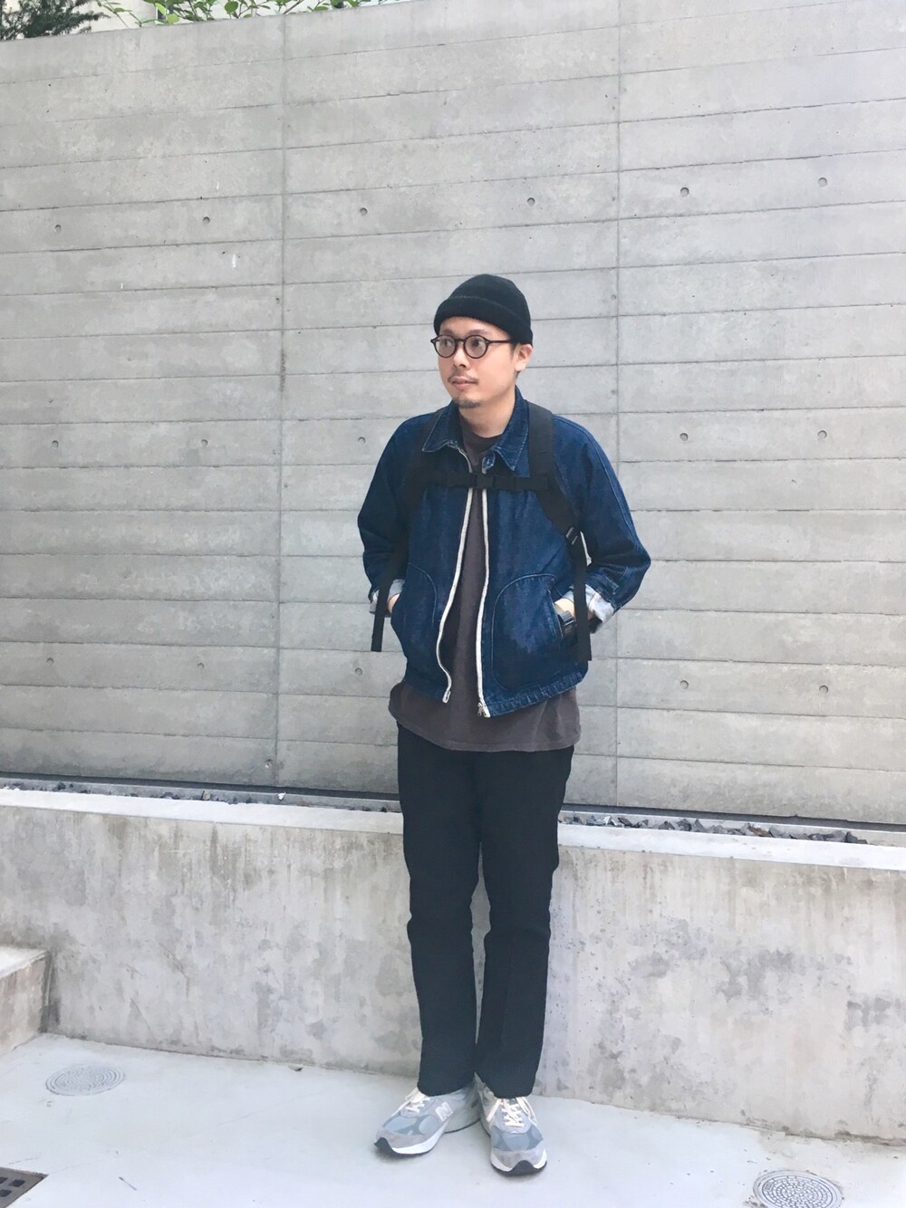 「ホップサックパンツ、STABILIZER GNZ、BROWN by 2-tacs、デニムジャケット、993、new balance 993、ニユーバランス、N.HOOLYWOOD」｜「LAWRENCE JENKINのアイテム（メガネ、ブラウン系）」を使った、junya_mochizukiさん（メンズ・177cm）の春コーディネートの1枚目の写真